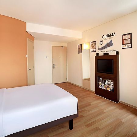 Ibis Jakarta Harmoni מראה חיצוני תמונה