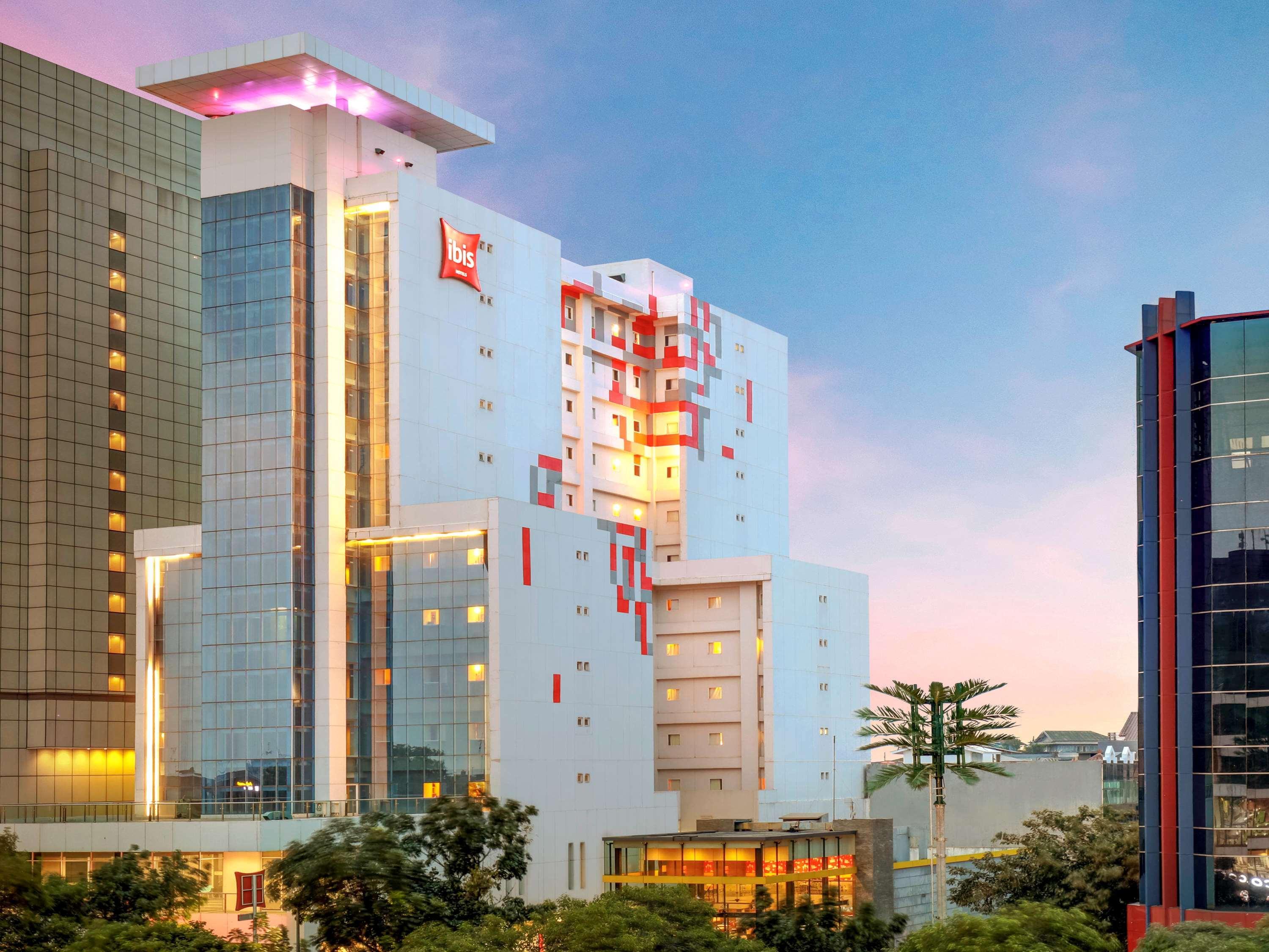 Ibis Jakarta Harmoni מראה חיצוני תמונה