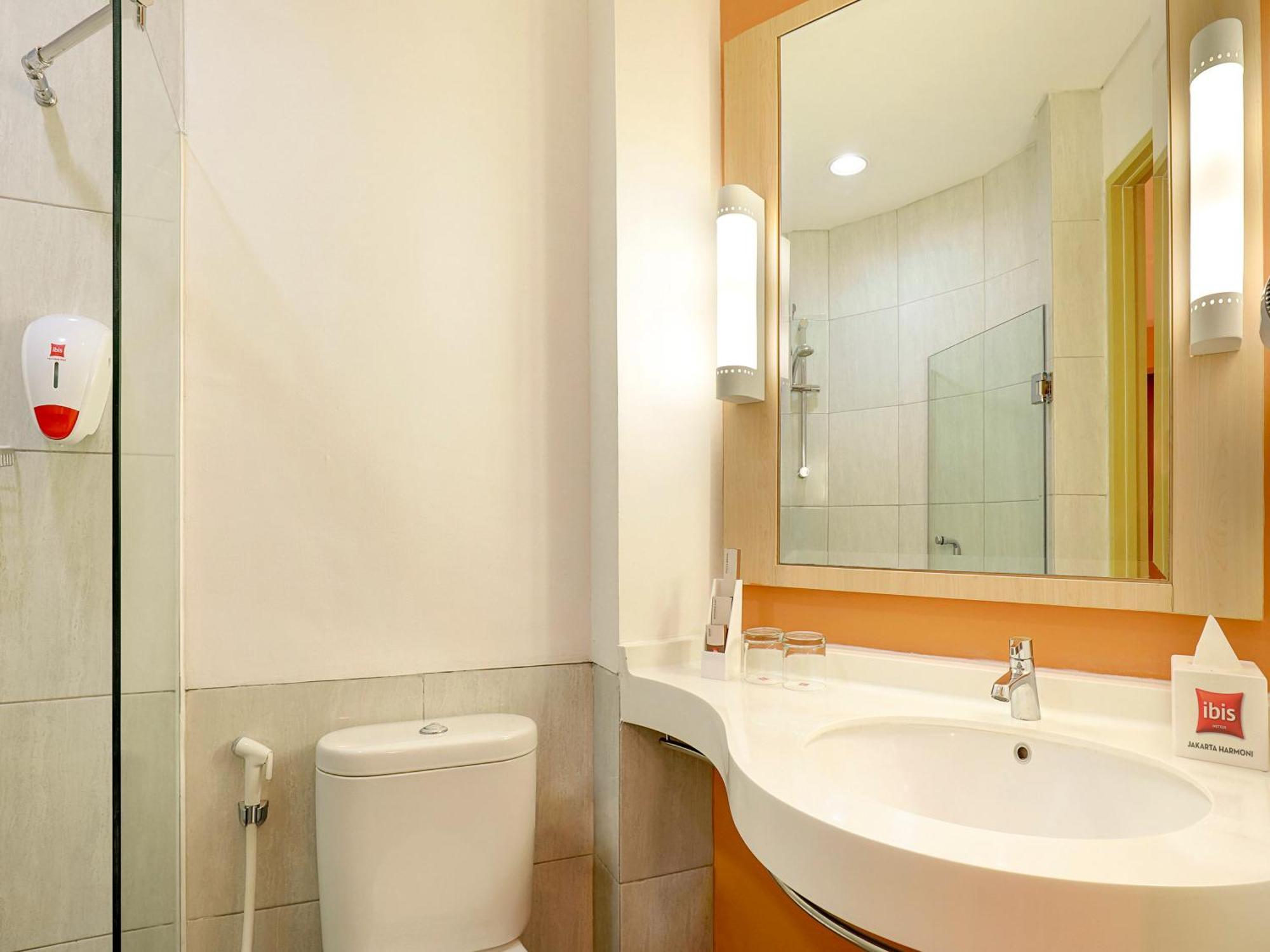 Ibis Jakarta Harmoni מראה חיצוני תמונה