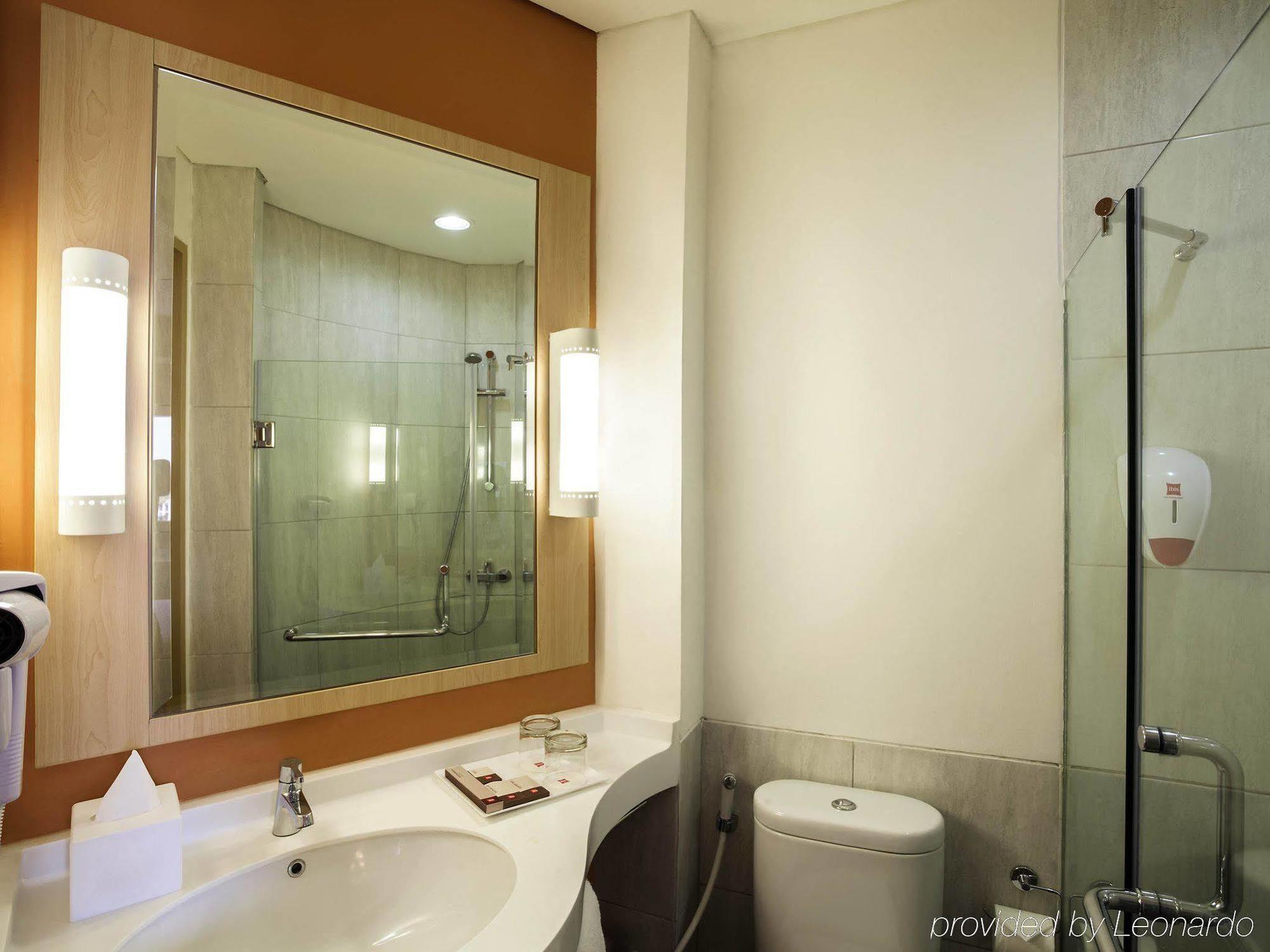 Ibis Jakarta Harmoni מראה חיצוני תמונה