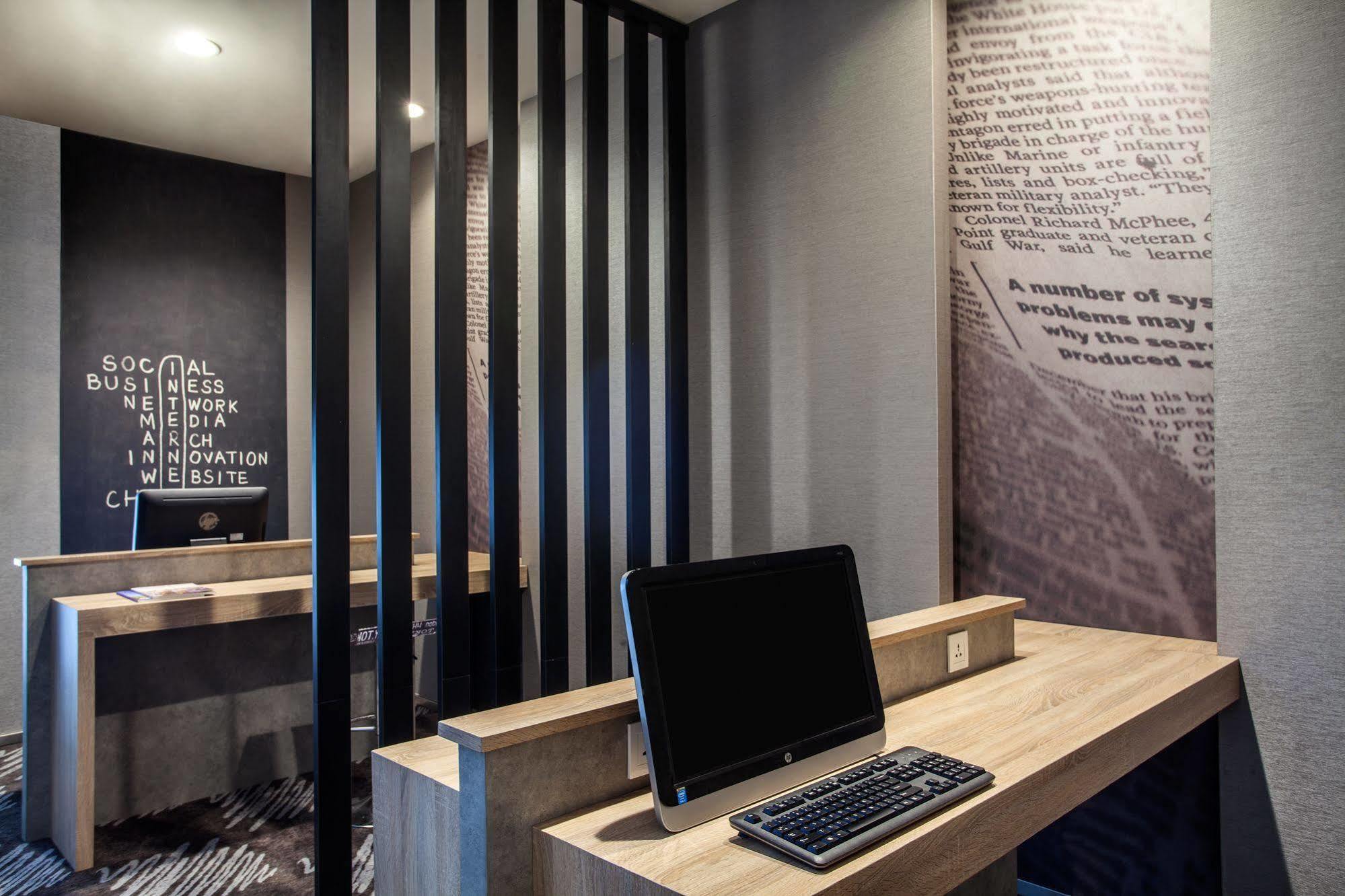 Ibis Jakarta Harmoni מראה חיצוני תמונה